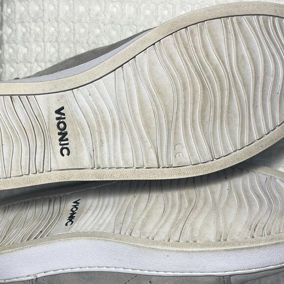 Vionic Gray Comfort Lace Up Sneakers Sz 8 1/2 - Picture 3 of 4